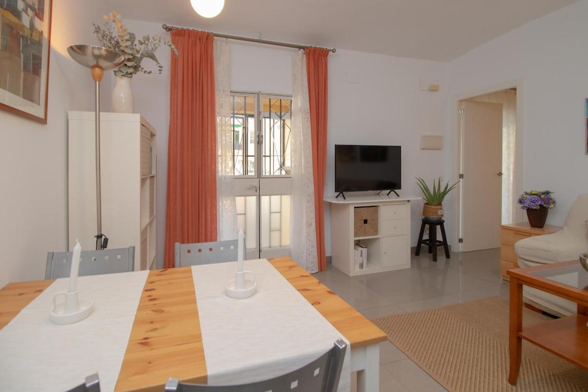 C52 - Seaside 2 Bedrooms By The Center Malaga Luaran gambar