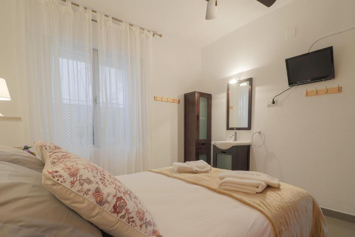 C52 - Seaside 2 Bedrooms By The Center Malaga Luaran gambar